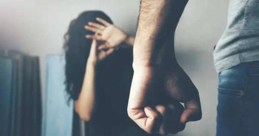अहमदाबाद दहेज मामला - प्रिंसिपल पति पर पत्नी की FIR