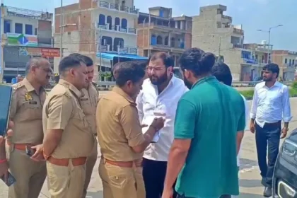अली अहमद काफिला कौशांबी में पुलिस जांच के दौरान