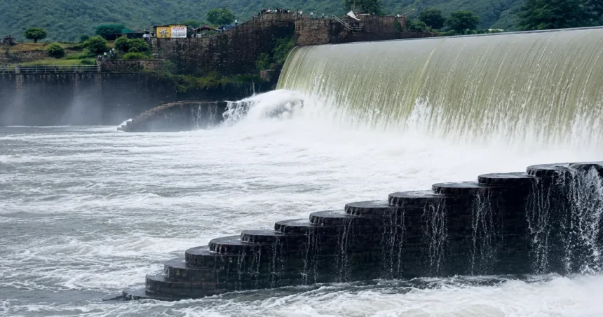 Chandauli dam overflow flood alert - लतीफ शाह और चंद्रप्रभा डैम से पानी छोड़ा गया
