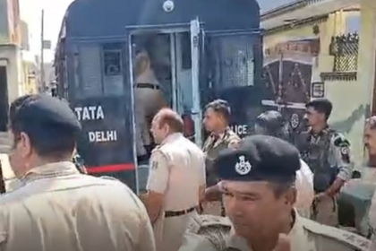 काला जठेड़ी 6 घंटे की पैरोल पर पहुंचा घर