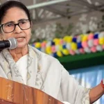 ममता बनर्जी टीएमसी सिंबल विवाद पर प्रेस कॉन्फ्रेंस करते हुए