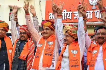 राजस्थान निकाय चुनाव परिणाम के बाद जश्न मनाते बीजेपी कार्यकर्ता