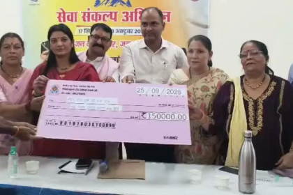 टनकपुर शिविर में जिलाधिकारी मनीष कुमार