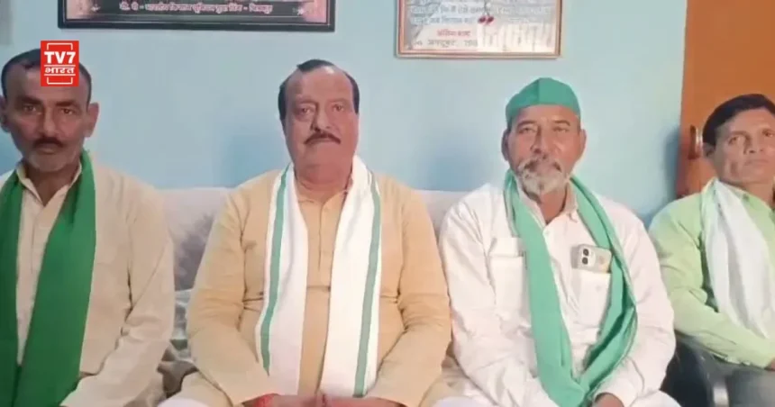 उरई में किसान महापंचायत में फसल नुकसान और फसल बीमा का मुद्दा