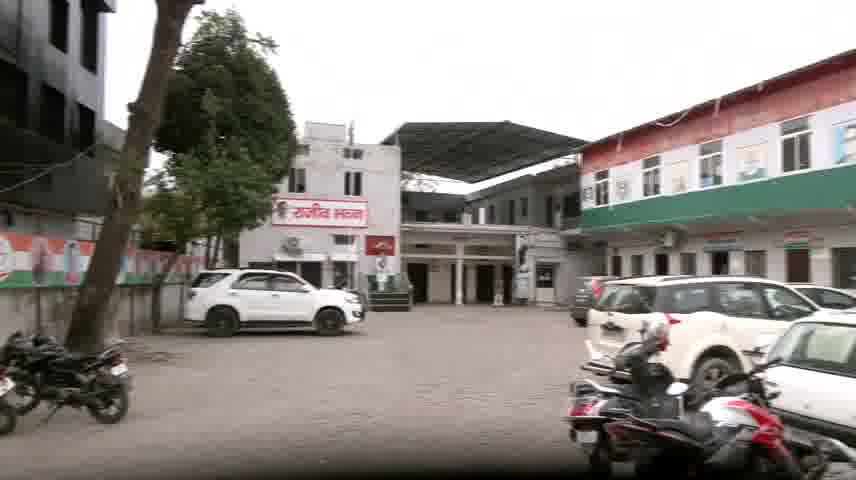 छात्रसंघ चुनाव प्रतिमा सिंह: देहरादून में मीडिया से बात करती कांग्रेस प्रवक्ता