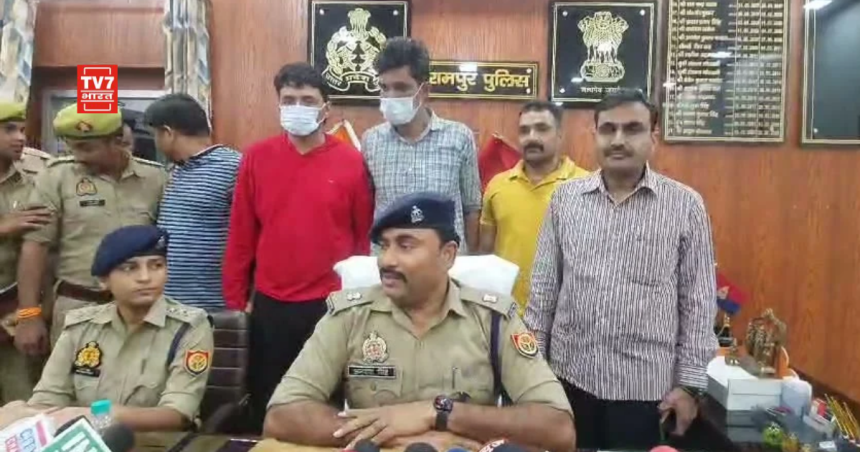 नवजोत सिंह हत्याकांड के खुलासे की जानकारी देती रामपुर पुलिस