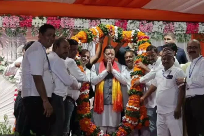 टनकपुर दशहरा महोत्सव में श्रीमद्भागवत कथा सुनते मुख्यमंत्री पुष्कर सिंह धामी