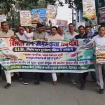 देहरादून में वैश्य समाज की पदयात्रा में शामिल लोग